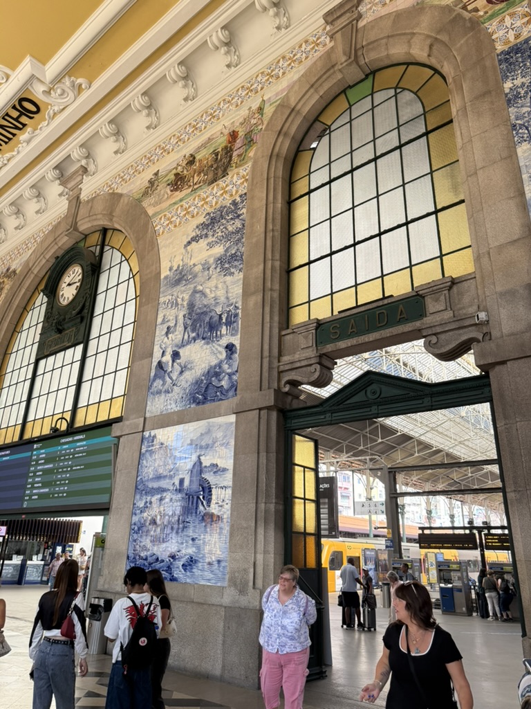 São Bento azulejo murals
